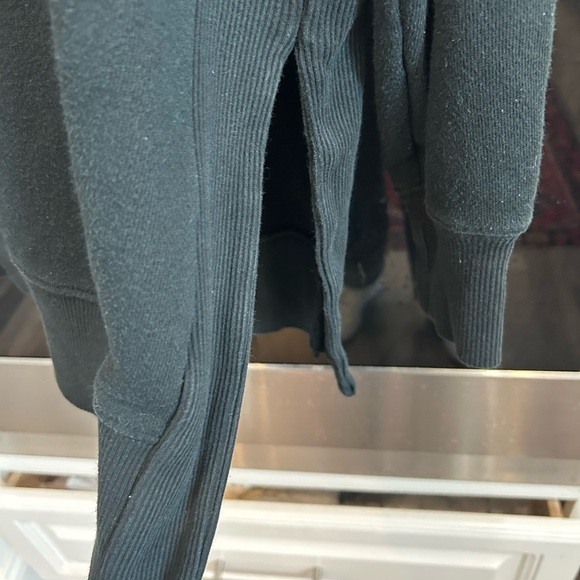 Aerie Black Crewneck Sweater Classic Knit in XS - Picture 3 of 4